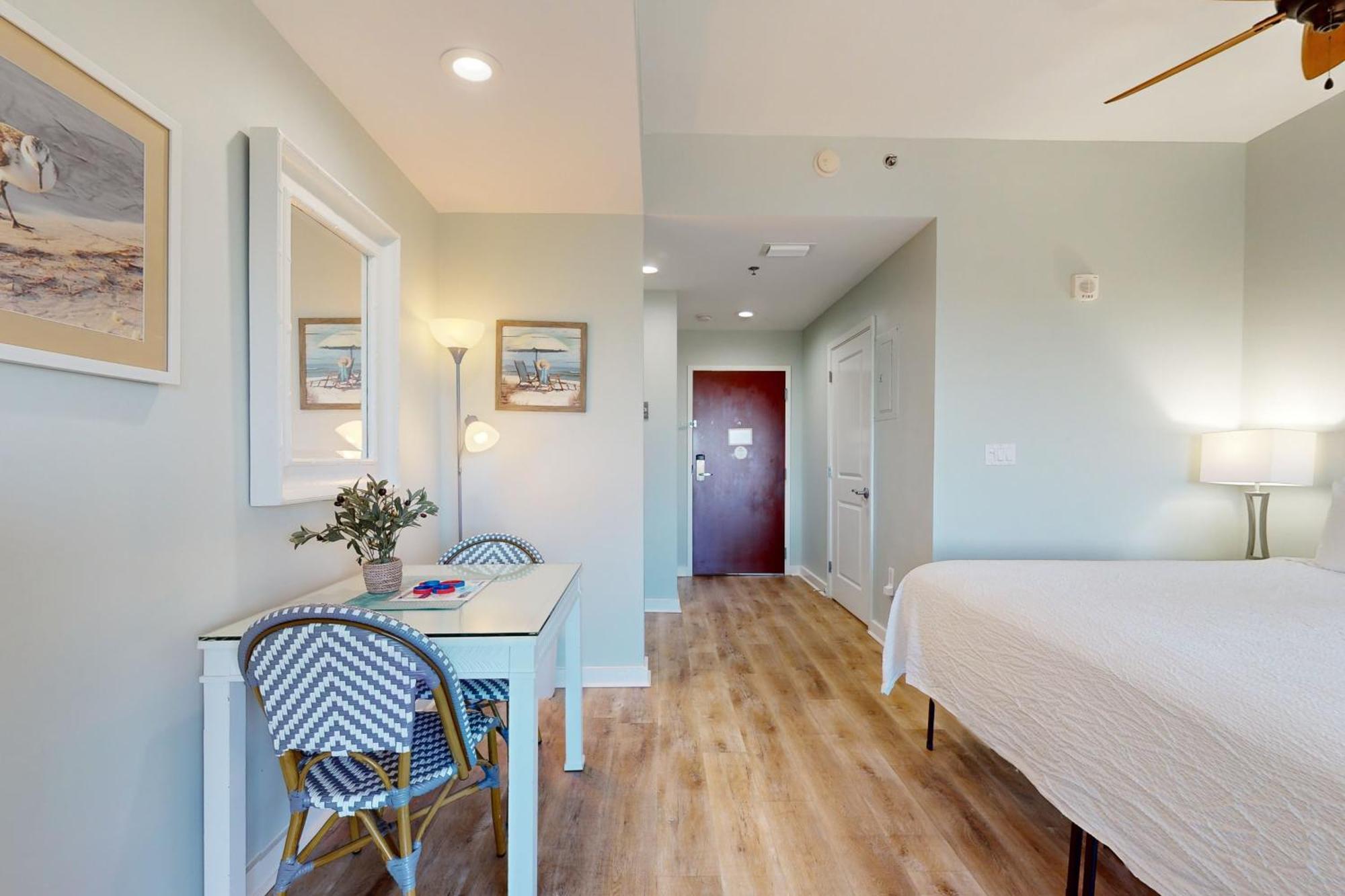 Luau Condos II Destin Room photo